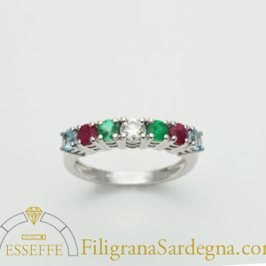 Anello con diamante, smeraldi rubini e acquemarine 1