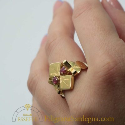 Anello losanghe oro giallo e rubini