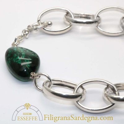 Bracciale d'argento lucido anelli e pietra verde